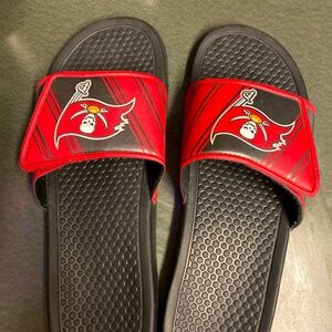 Tampa Bay Buccaneers Sandals XL size 13/14